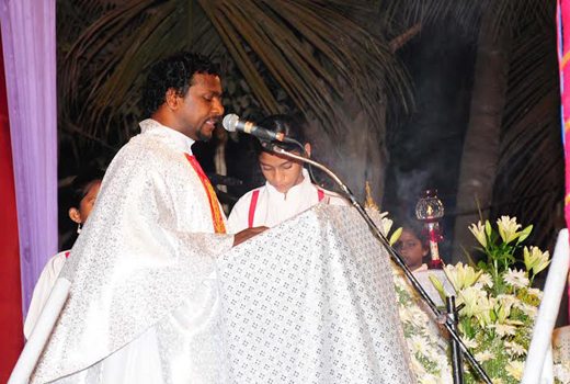 Christians mark Maundy Thursday in twin districts in solemnity 1